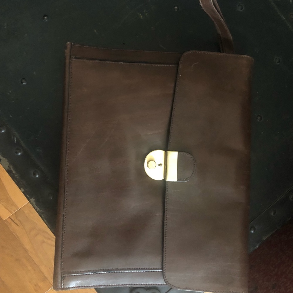 MF Travel case/ toilettes/ convenient hand purse